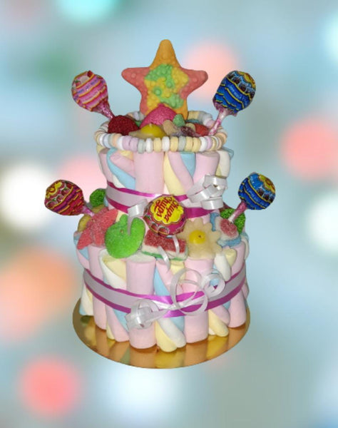 sweetlandfuengirola - Tarta de chuches personalizadas #regalo #golosinas  #detalles #personalizado #mesasdulces #chuches #cumpleaños #gominolas  #caramelos #nubes #fiestas